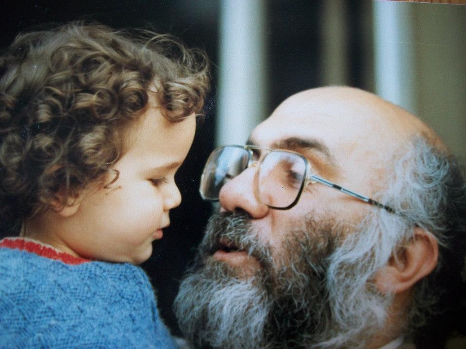 Candan met zijn eenjarige zoon Umut, in 1987.