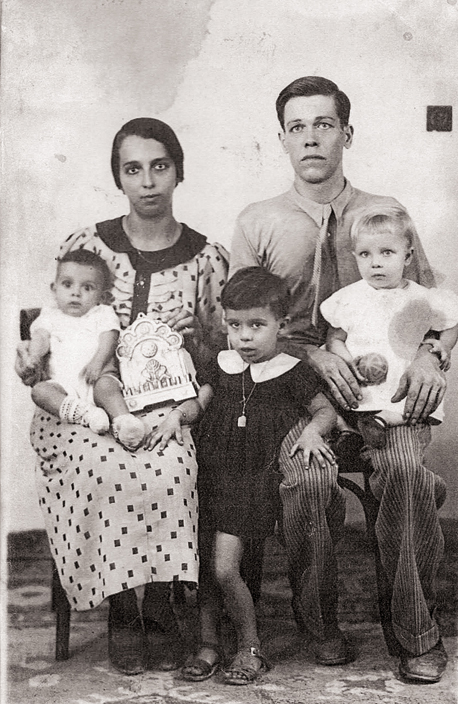 David and Rosa Belleli, with three of their children: Sarah, Tikvah, and Chaim. c1937