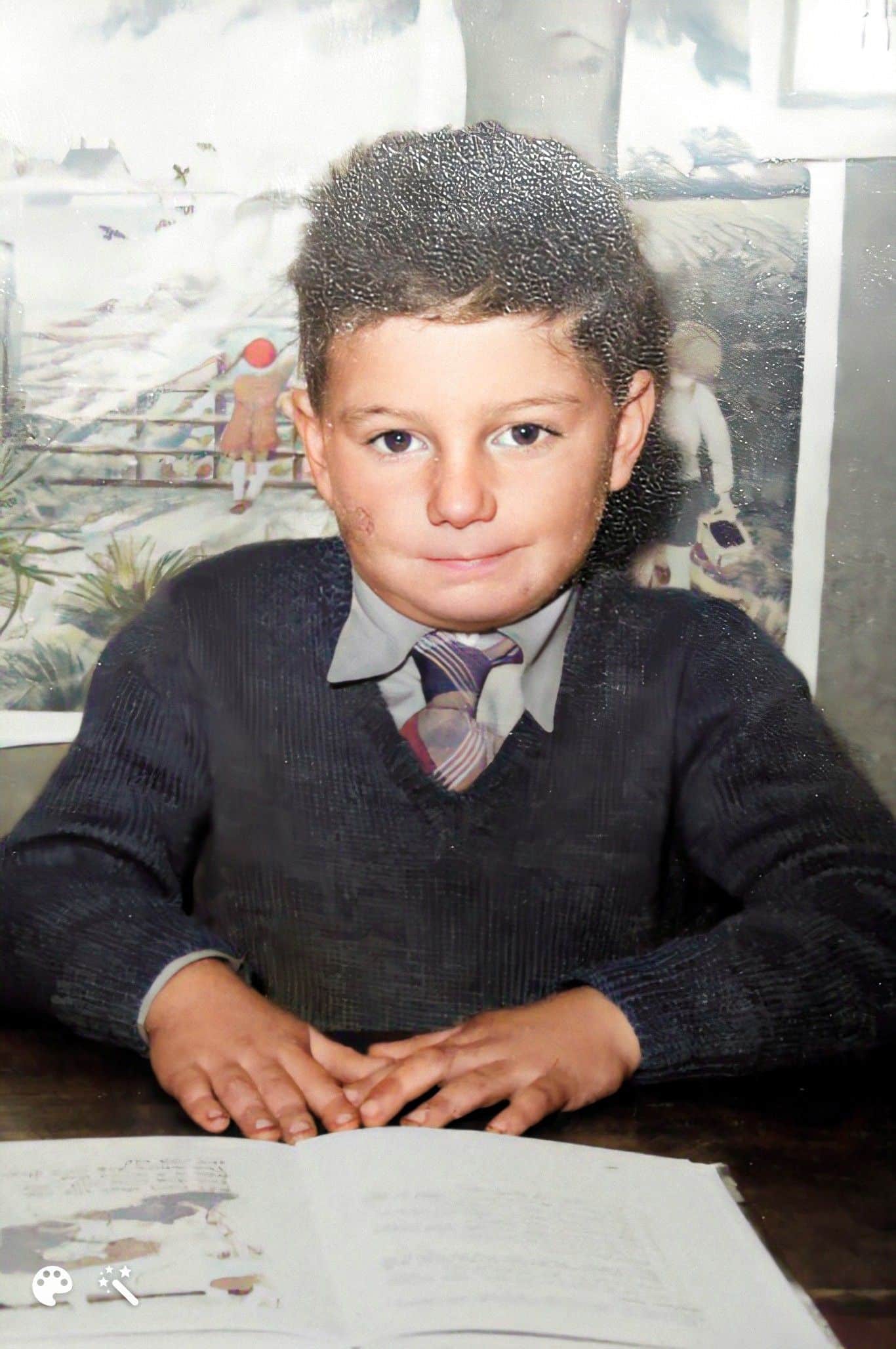 Neil als Kind. Foto verbessert und koloriert mit MyHeritage