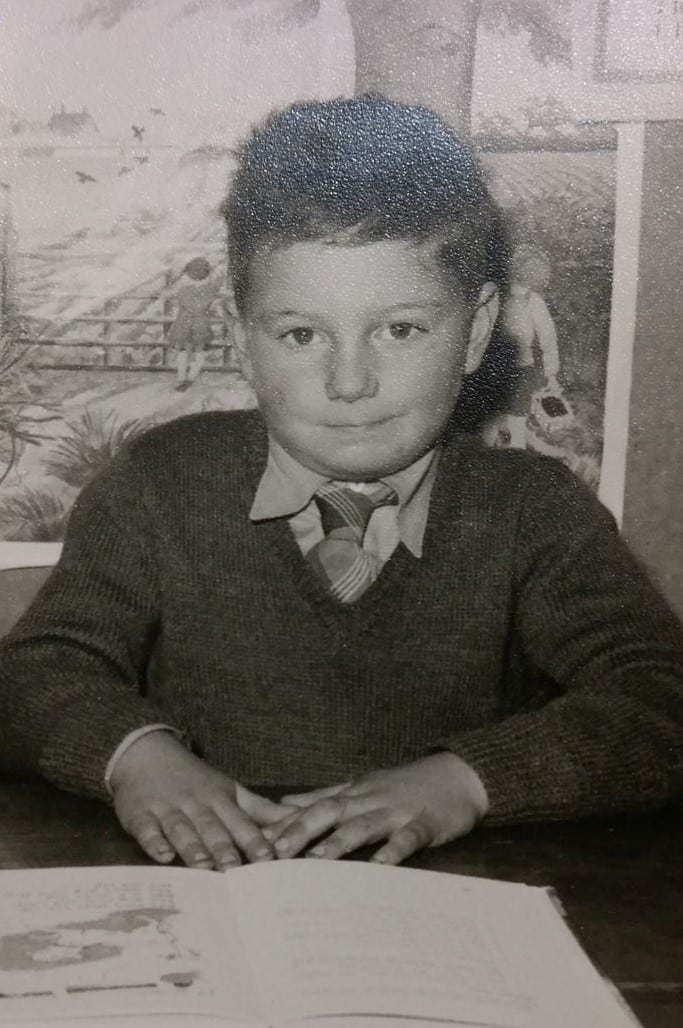 Neil als Kind. Foto verbessert und koloriert mit MyHeritage