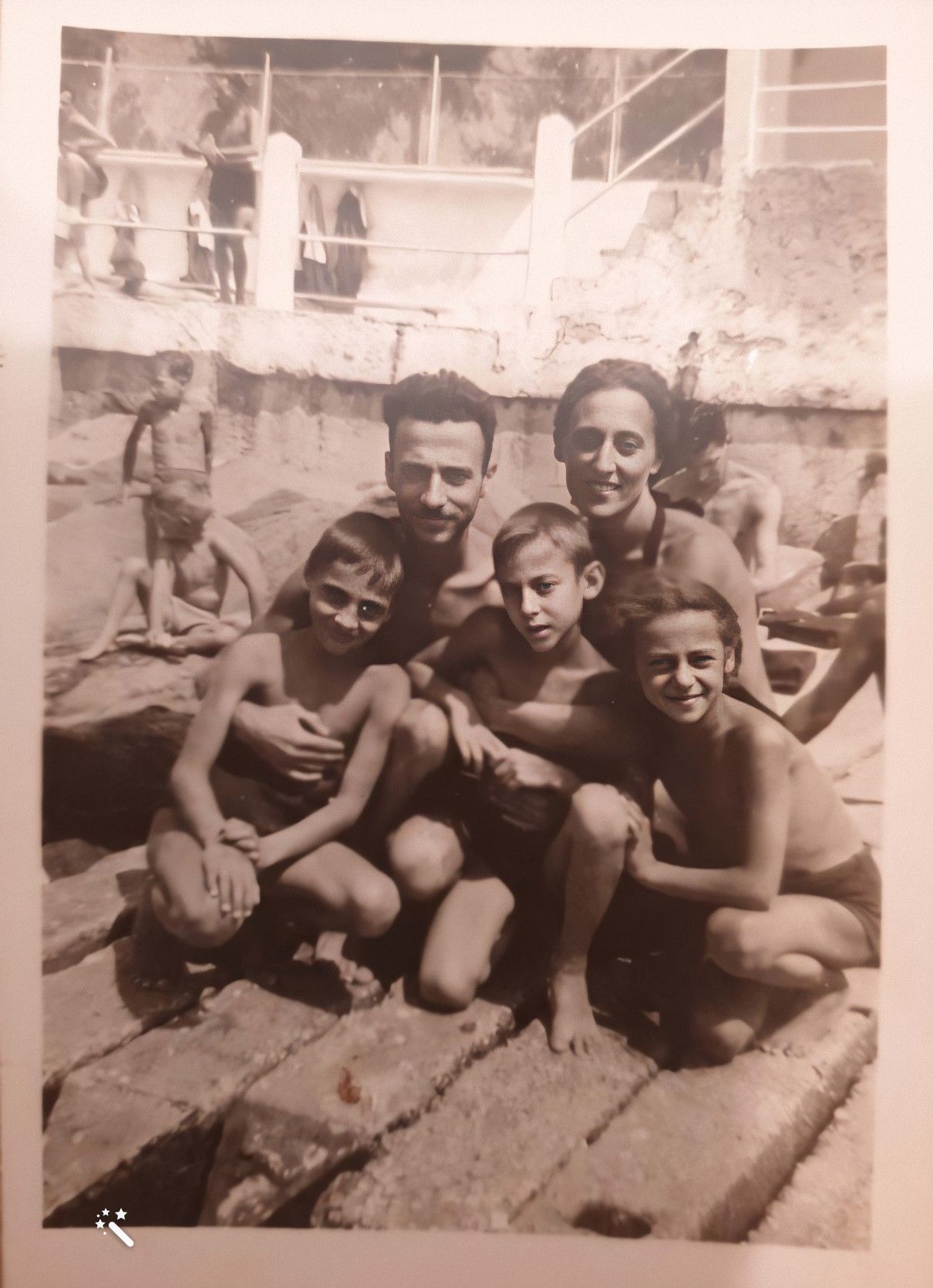 Daniele med kone og barn (foto forbedret av MyHeritage)