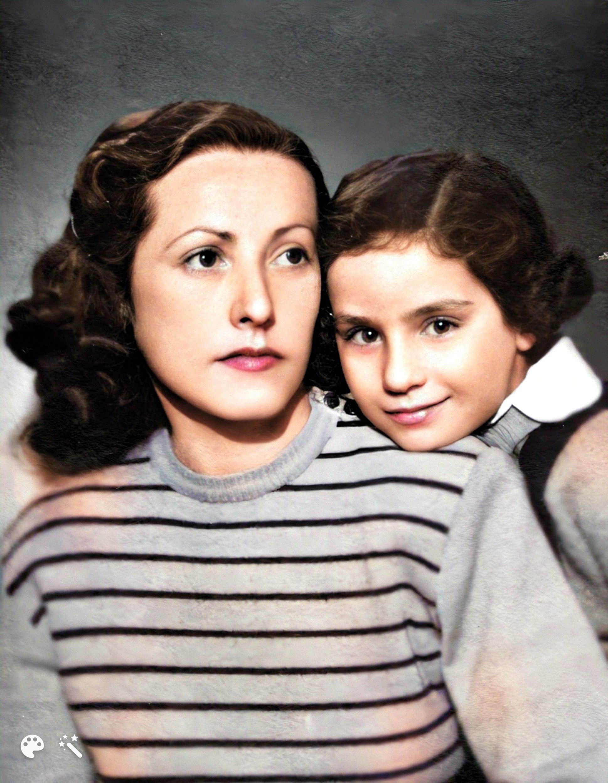 Edith och Alice efter kriget. Fotot förbättrat och färglagt av MyHeritage