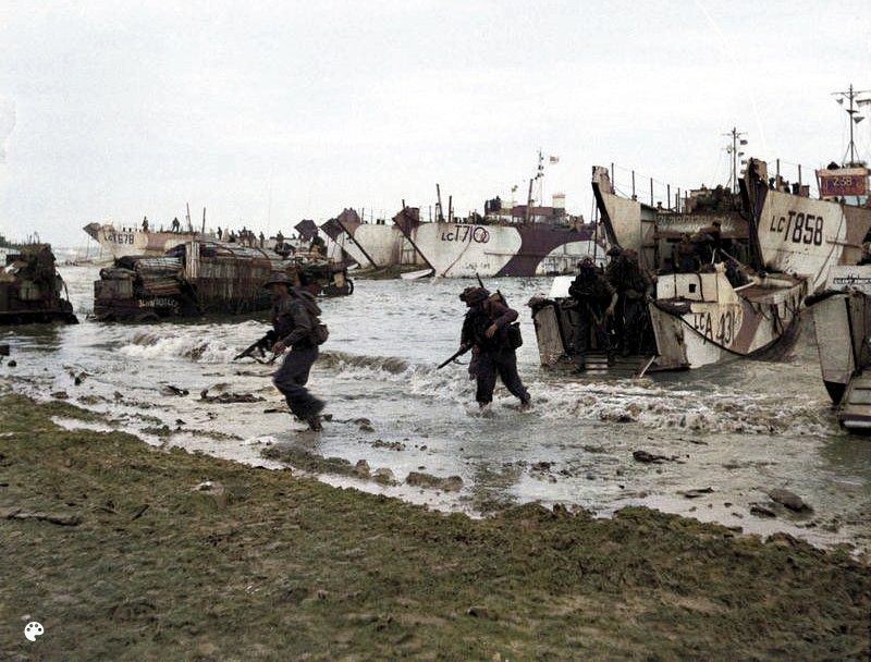 British troops come ashore at Jig Green sector Gold Beach