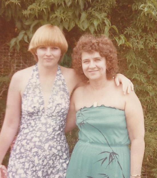 Mum and the author ca mid-1970s [courtesy Shauna Hicks])