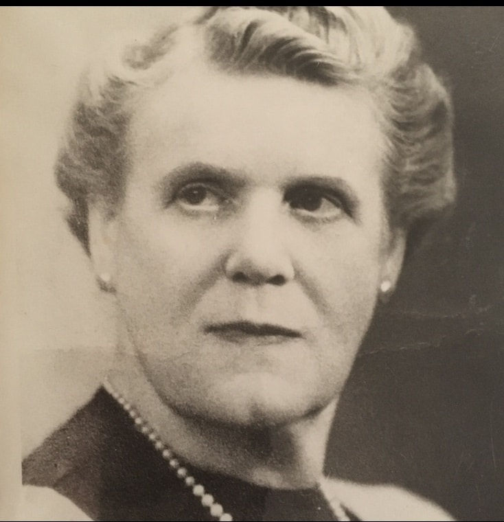 Ma grand-mère chérie Charlotte Helen (Nellie), je l'appelais Dandy. C'était une dame charmante. Photo améliorée par MyHeritage.