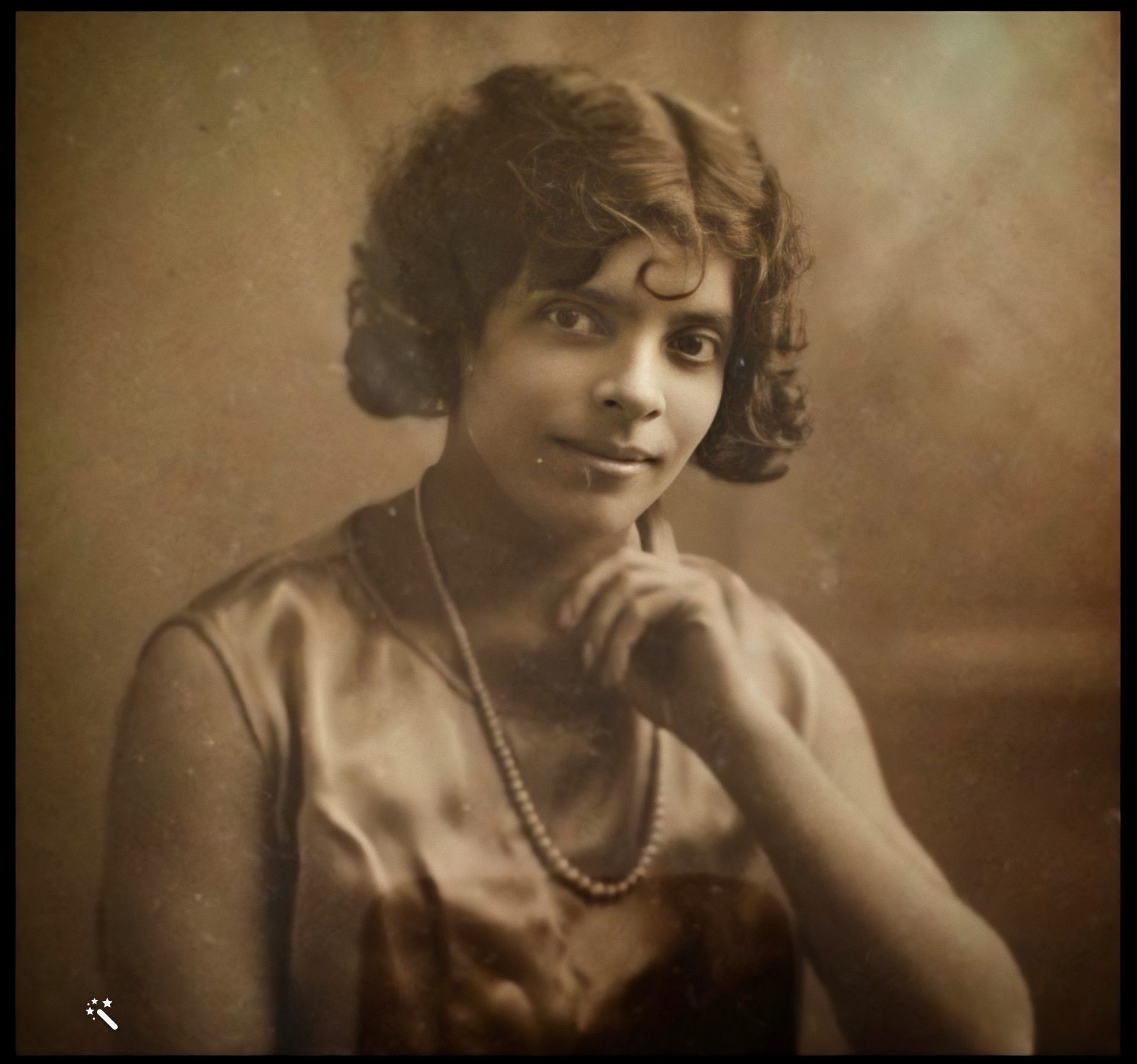 Martha Goring, la mère de Jennifer, durant les années 1920. Photo réparée et sublimée par MyHeritage