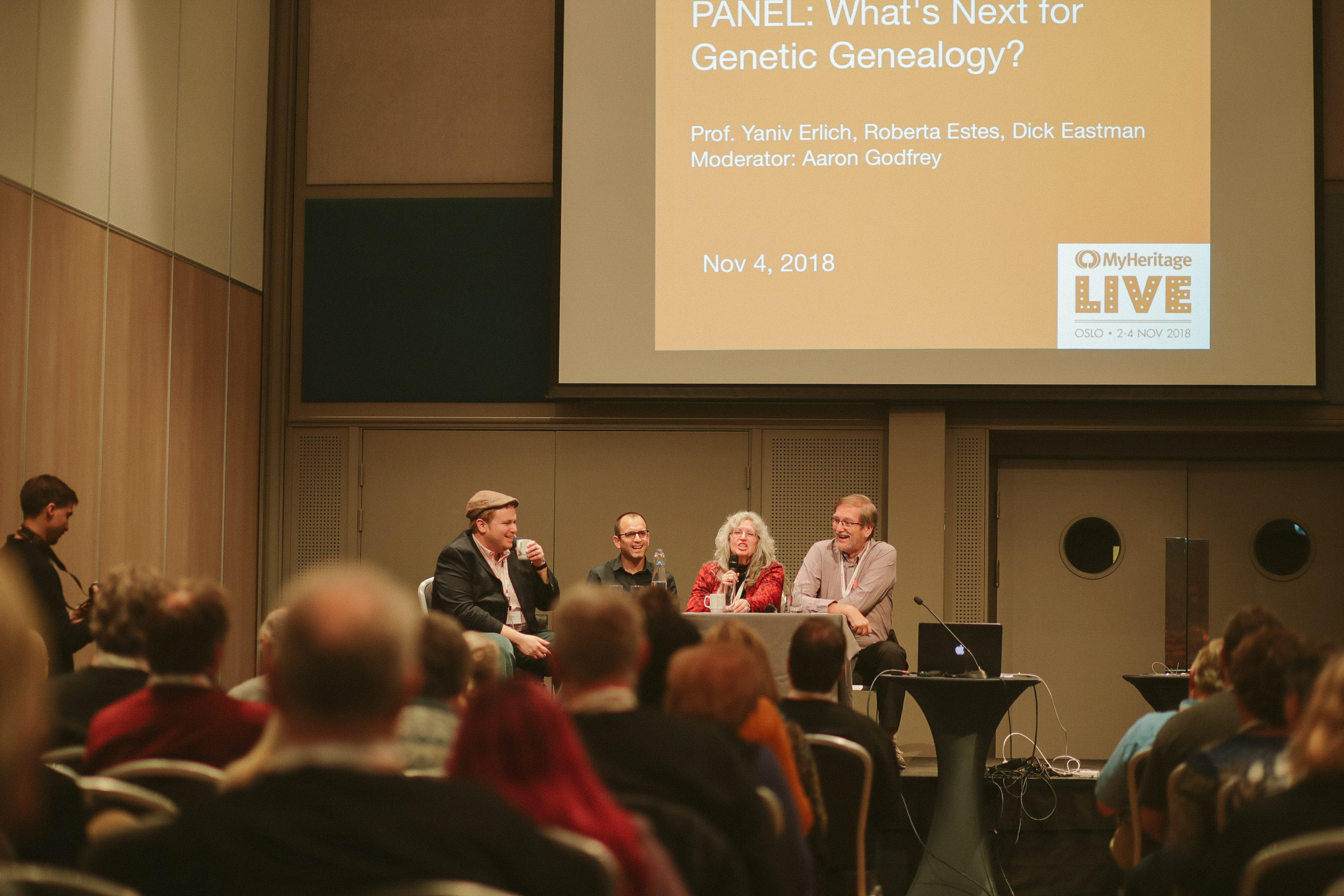 Panel med emnet «Hva blir det neste innen genetisk slektsforskning?», med Aaron Godfrey, Dr. Yaniv Erlich, Roberta Estes og Dick Eastman