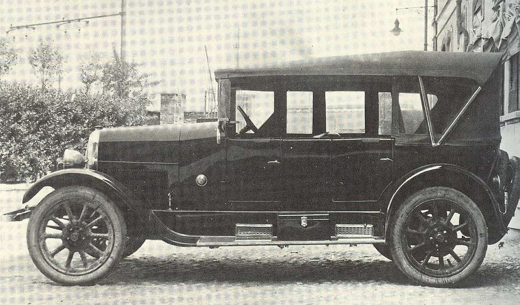 A Fiat 502 Torpedo Luxury from 1923. Photo enhanced, colorized, and repaired by MyHeritage