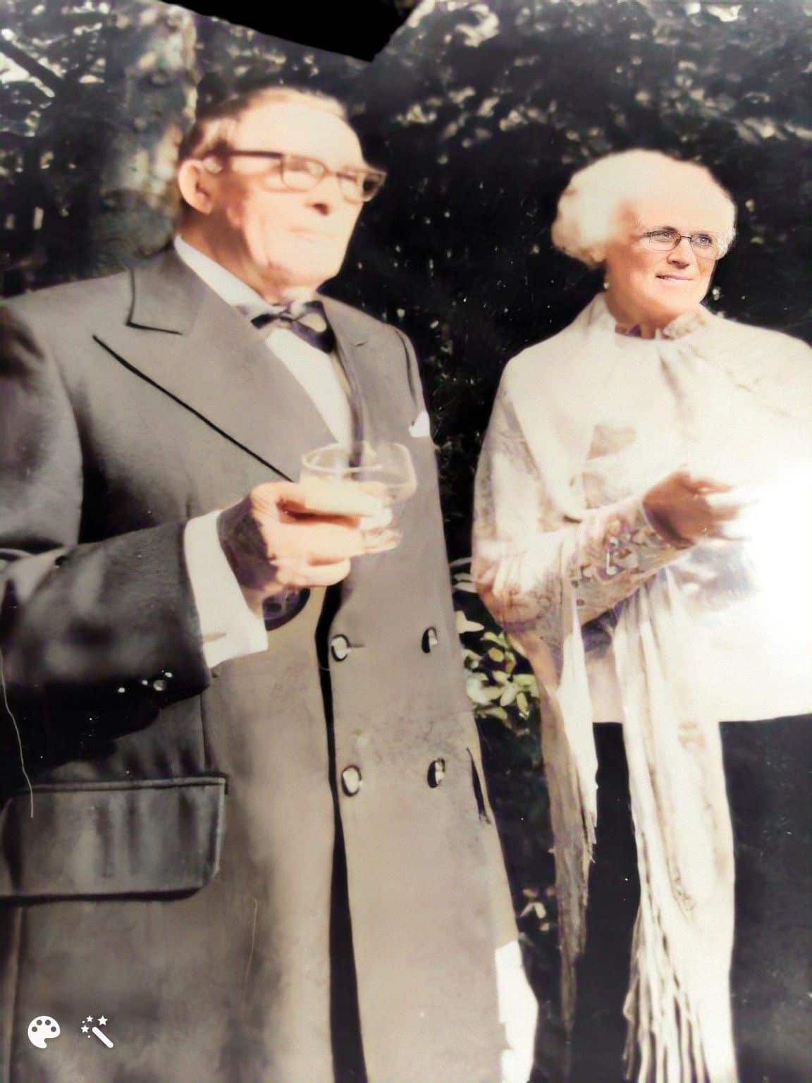 Min bestefar Bror Mauritz og hans kone Metta. Foto fargelagt og forbedret av MyHeritage