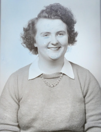 Photo de fin d’études secondaires de Virginia Schlegel, 1944