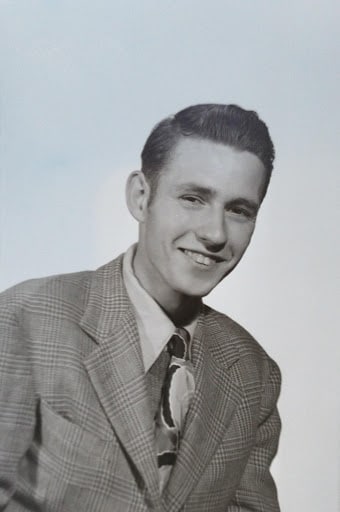 Abschlussfoto von Peggys Onkel George, 1948